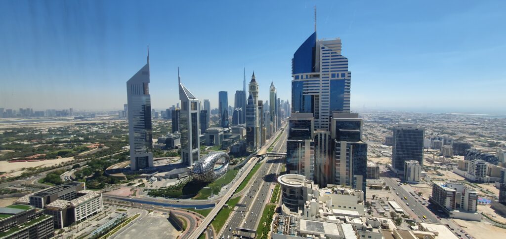 Uitzicht over Dubai vanaf Voco Hotel